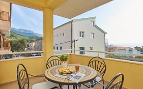 Apartments Zelic Tucepi