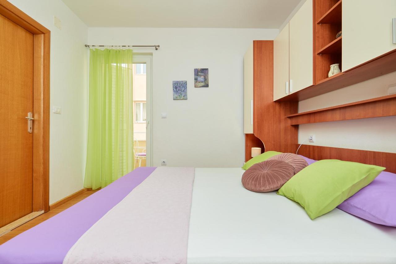 Apartments Zelic Tučepi Habitación foto