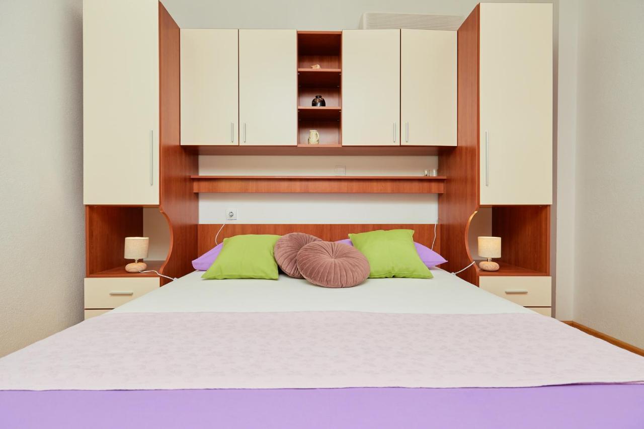 Apartments Zelic Tučepi Habitación foto