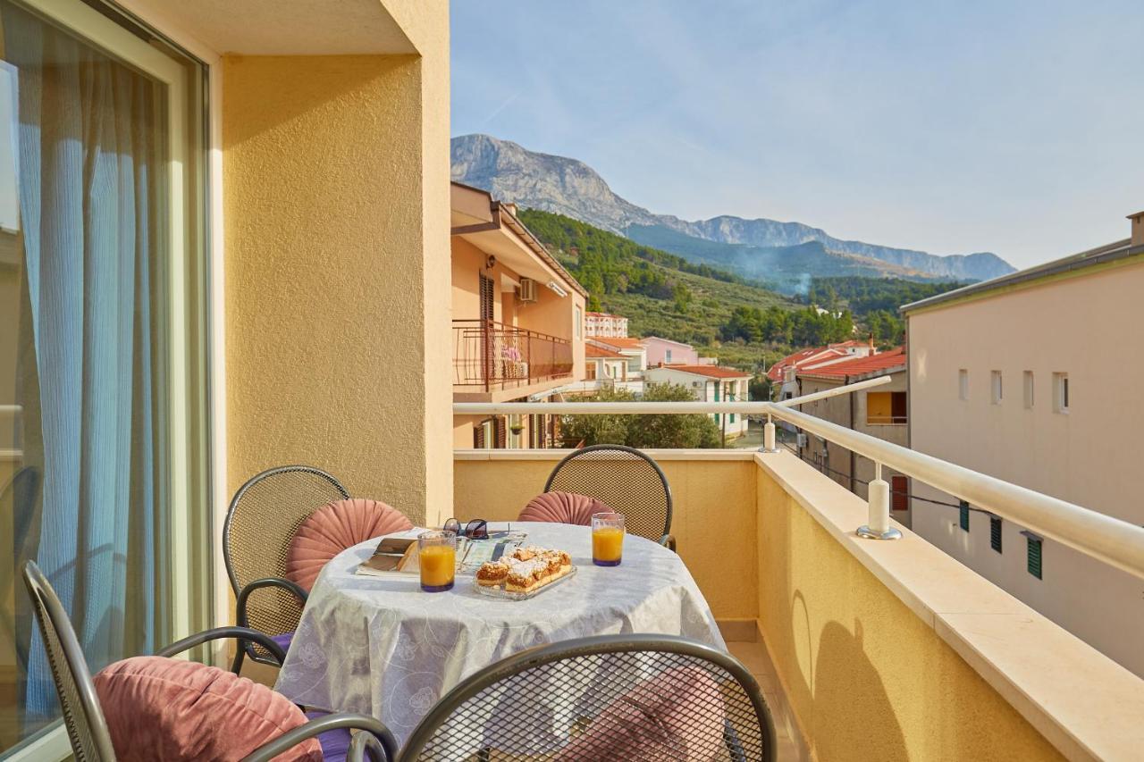 Apartments Zelic Tučepi Exterior foto
