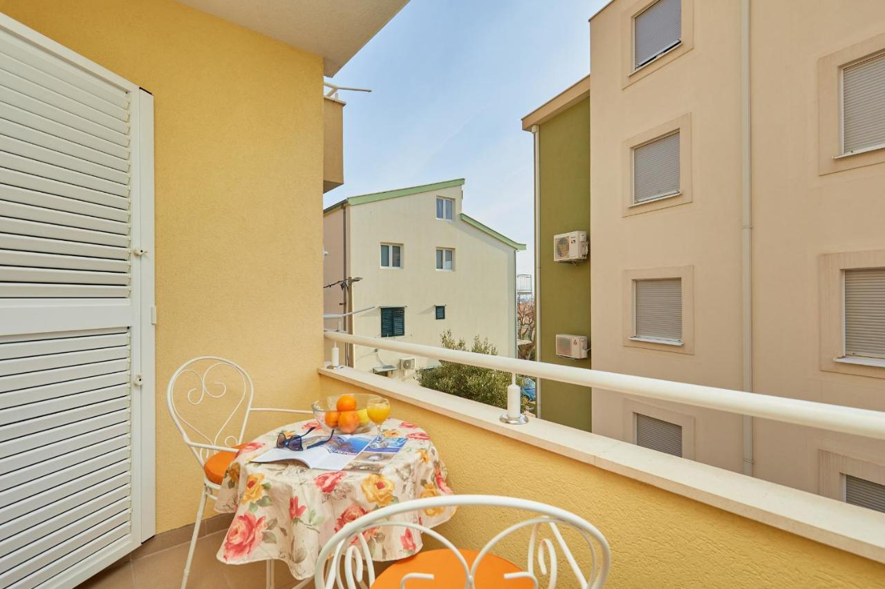 Apartments Zelic Tučepi Exterior foto