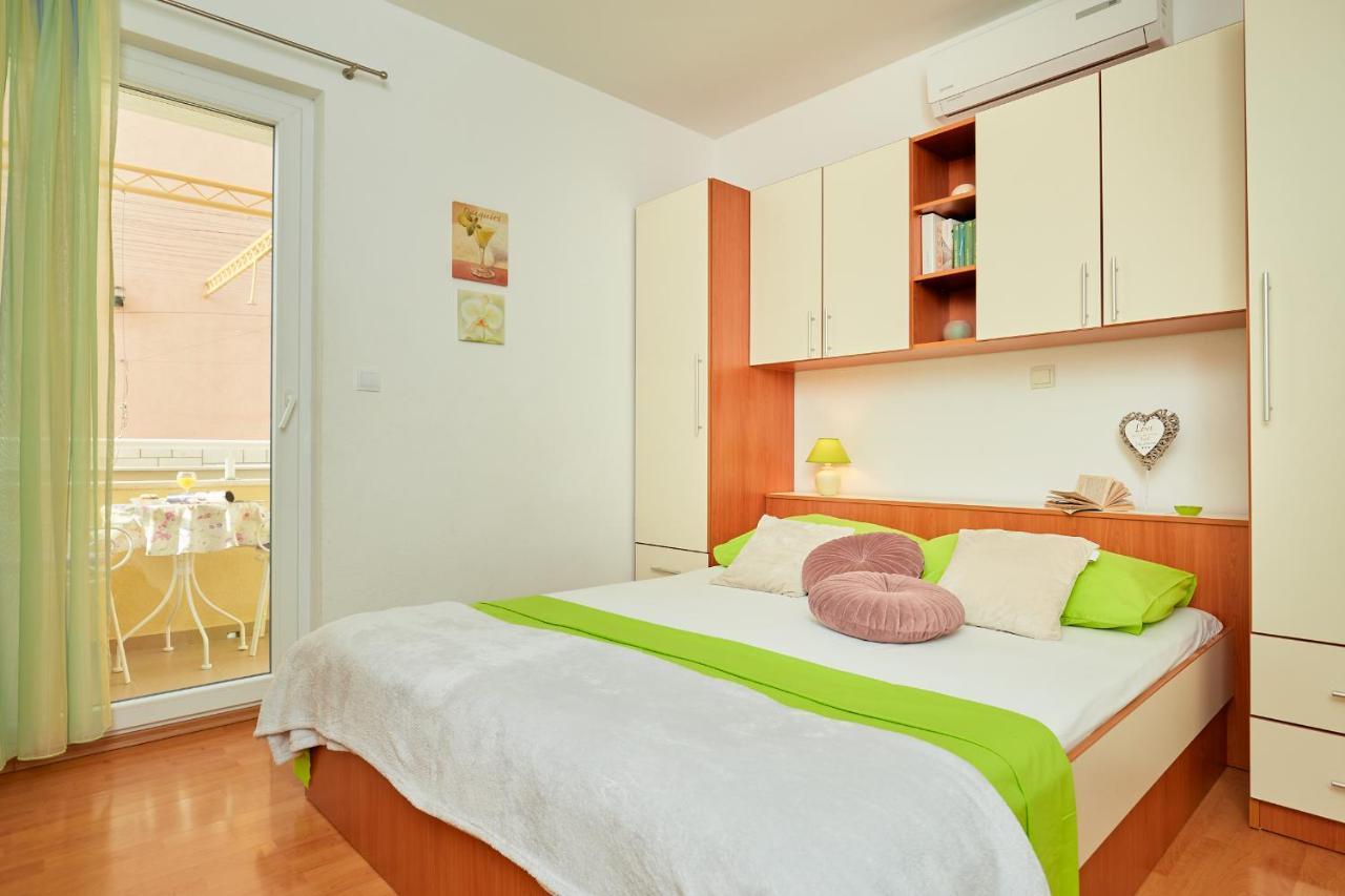 Apartments Zelic Tučepi Exterior foto